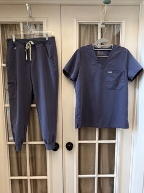 Small Space Navy Scrubs Set w/ High Waisted Zamora Joggers EUC